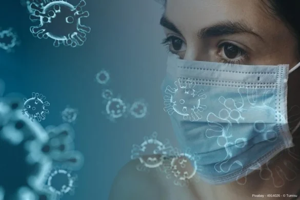 Frau mit medizinischer Maske - In diesem Beitrag erfahren Sie wissenswerte Infos darüber, wie sich die Hygiene in Arztpraxen durch Corona verändert hat.